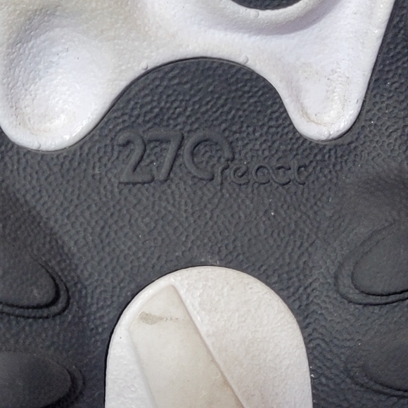 Nike Air Max 270 React Running Shoe (6Y) - Picture 9 of 12